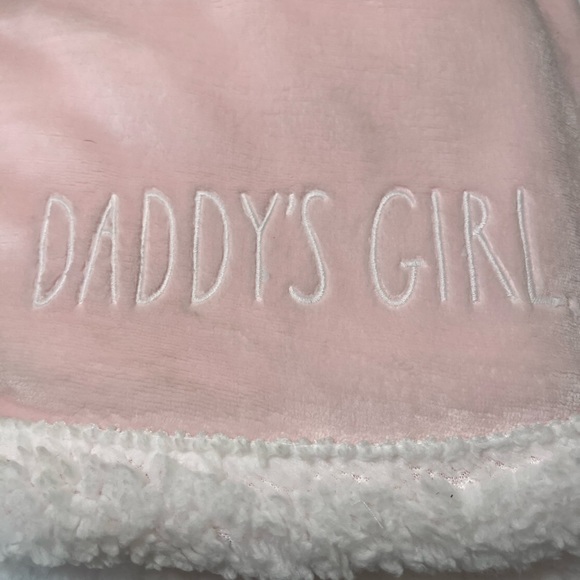 NEW Rae Dunn ‘Daddy’s Girl’ Soft Plush Baby Blanket - Picture 4 of 5
